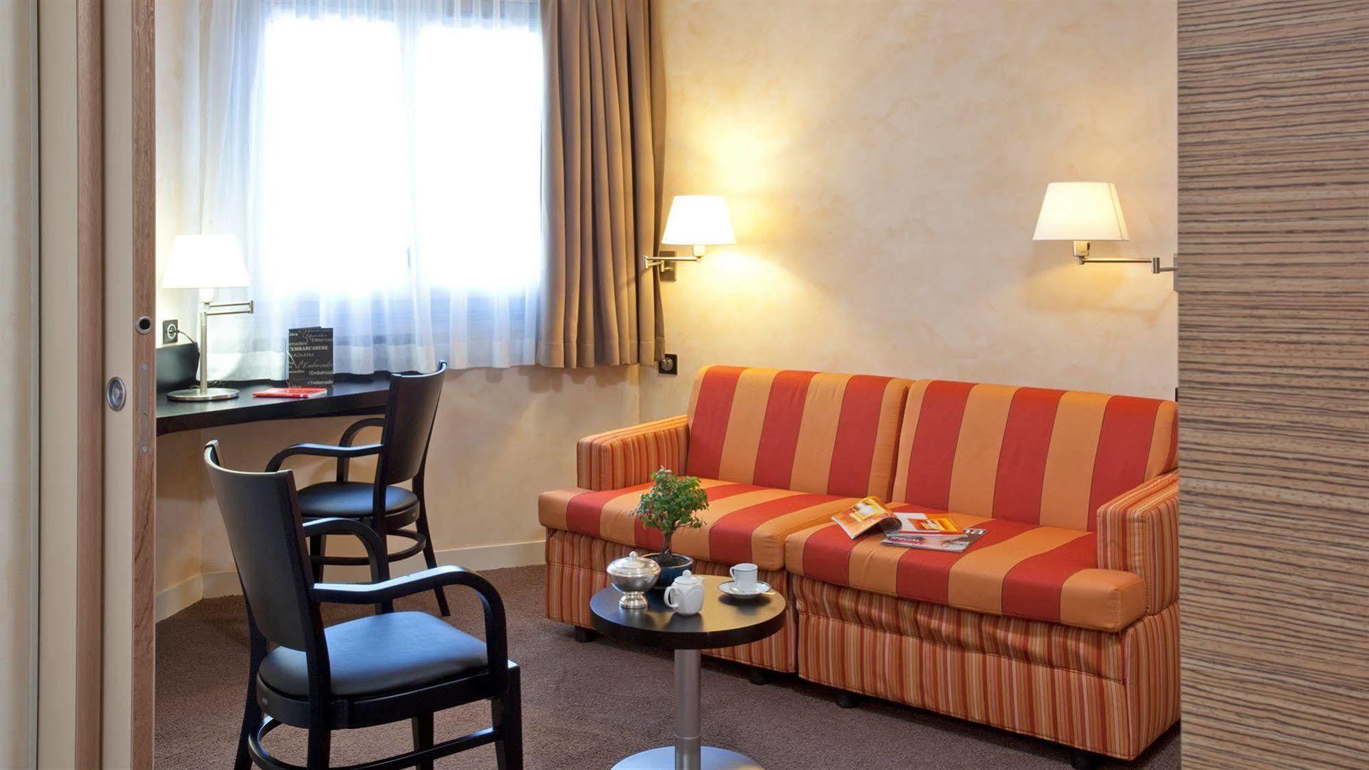 Hotel-Restaurant De L'Embarcadere Nantua Εξωτερικό φωτογραφία
